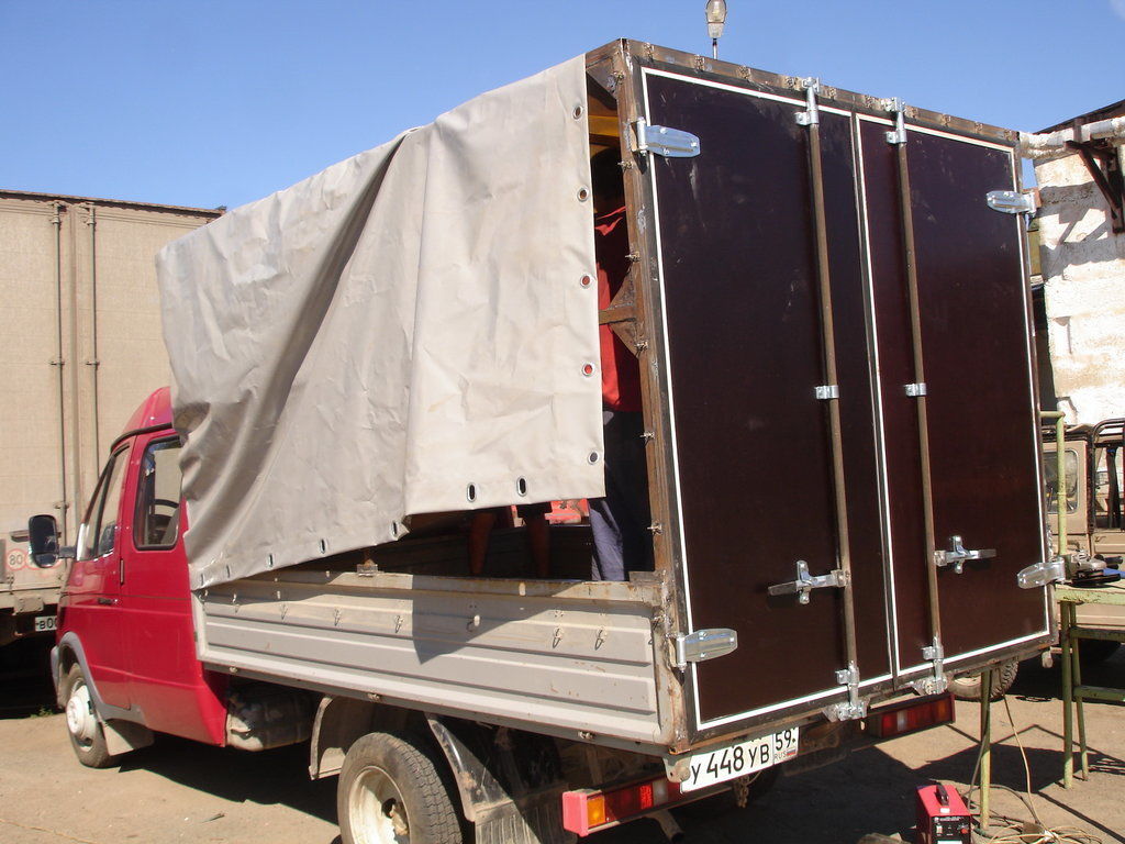Изготовление и установка распашных ворот на газель, фургон в Самаре