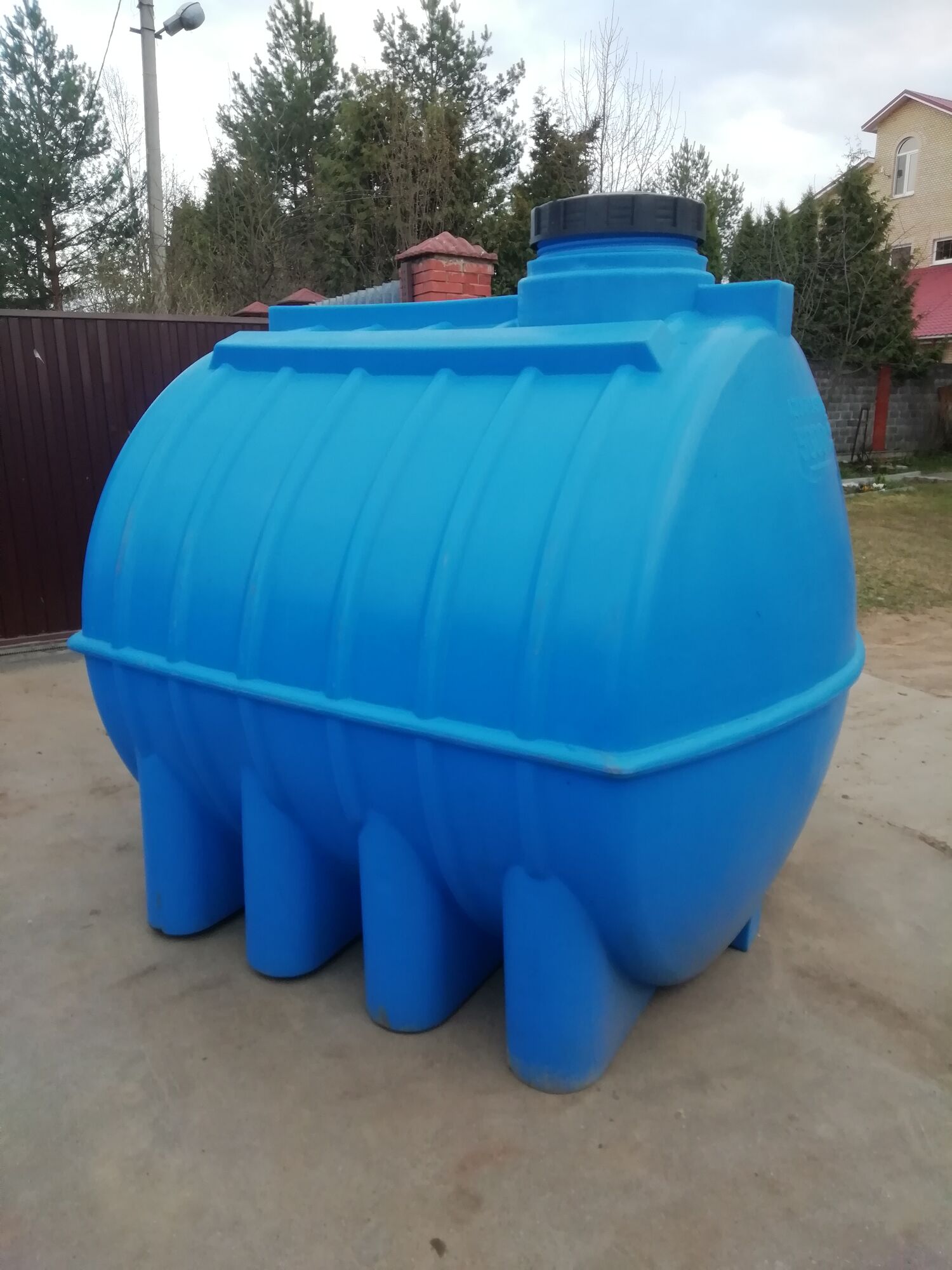 Ёмкость для воды пластиковая овально-горизонтальная 5000 л синяя Aquaplast 9