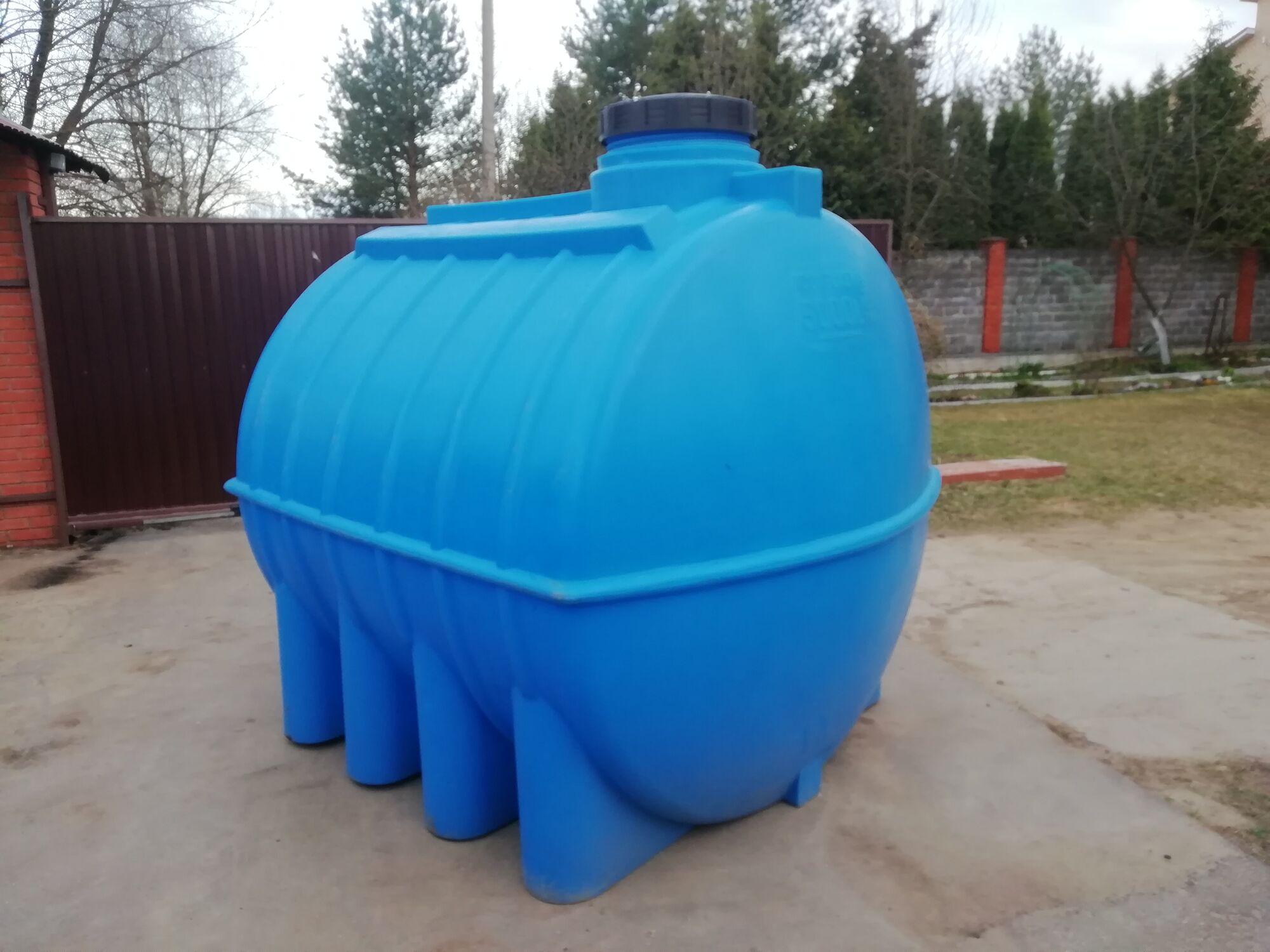 Ёмкость для воды пластиковая овально-горизонтальная 5000 л синяя Aquaplast 10