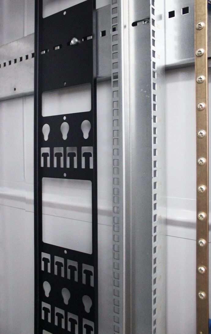 Вертикальный кабельный органайзер в шкаф, ширина 75 мм 36U Цмо вко-м-36.75