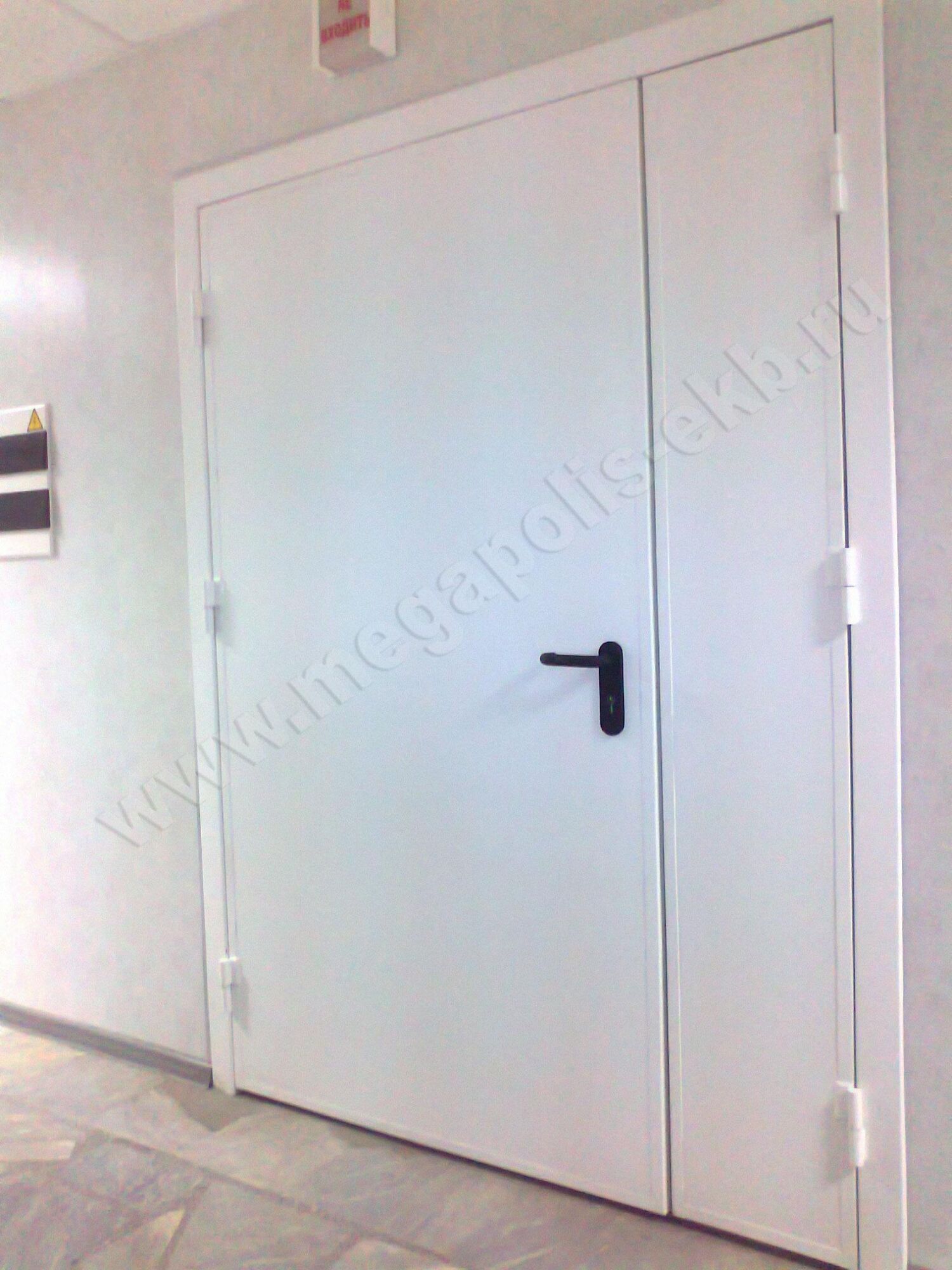 Остекление на рабочей створке для рентгенозащитной двери Свинцовый эквивалент 1,7 Pb 250х200 мм