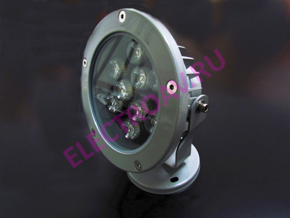 G-DT109 LED-W 12V. белый прожектор поворотный на кронштейне, 9LED CREE/1W, 6300K-6500К, 9W, световой поток 990лм,110лм/W