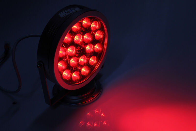 HPRO-004A-R ,красный, 18 светодиодов, 18W, 12V, алюминиевый корпус, 15-30 м освещение, 170*215 мм, угол освещения 20-30г
