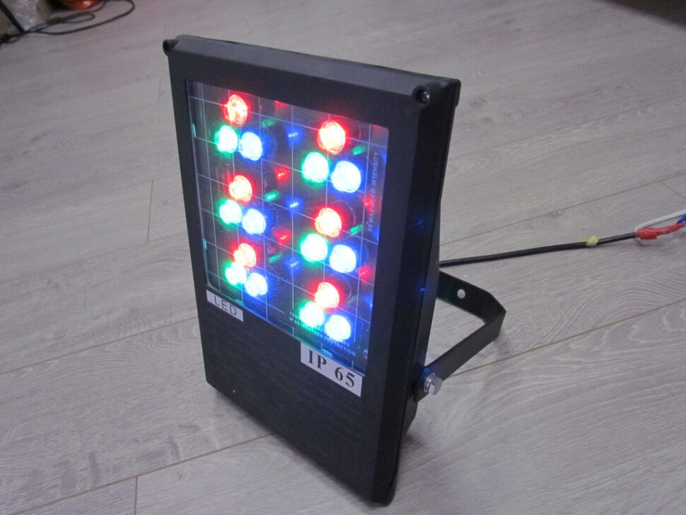G-TG07 LED прожектор,18 LED по 1W,220V, R/G/B мульти, IP 65, черный корпус, 32,5*21,5*9,5 см