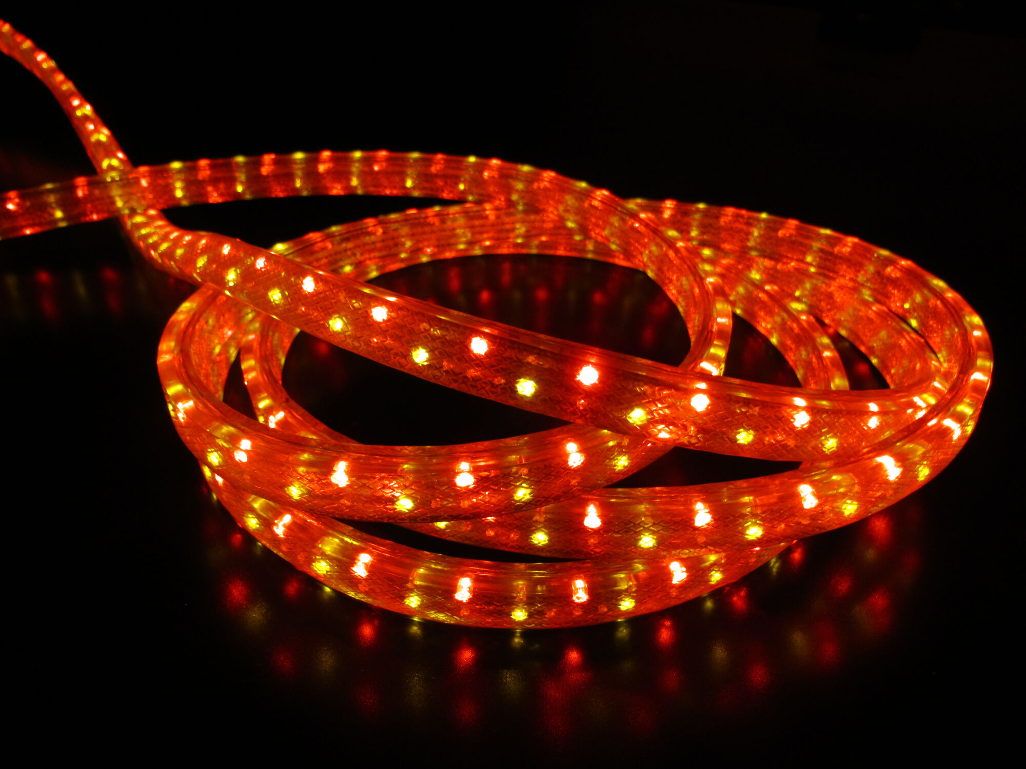 Дюралайт LED с динамикой, красно/желт, 220V, сечение 11*18мм, бухта100м LED-XF-3W-100M-240V-R/Y (2м)