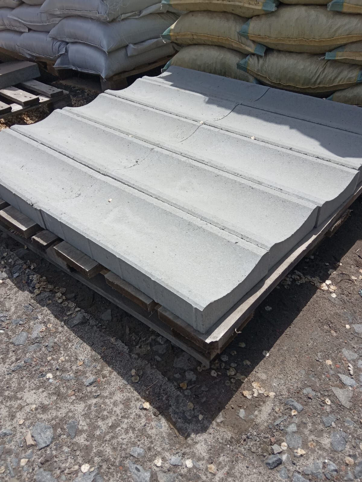 Лоток водоотводный бетонный ливневый (водосток) 500х200х60 мм овальный 1