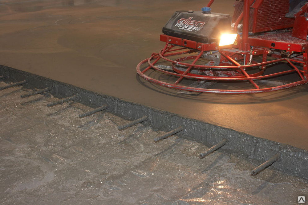 Упрочненные бетонные. Топинговый бетонный пол. Упрочнитель бетонных полов. Топинговый пол Мастертоп 450. Упрочнитель для бетона топпинг.