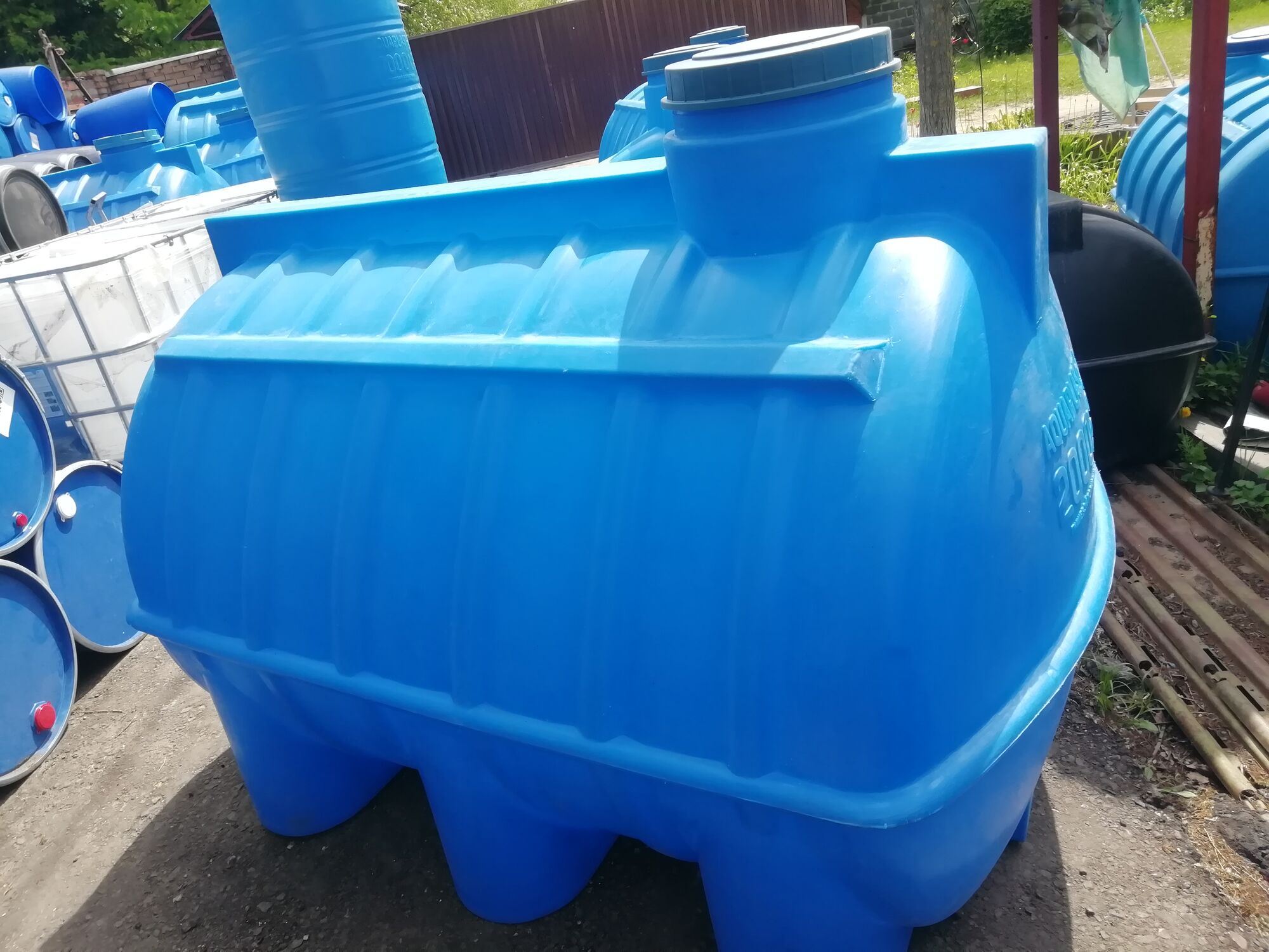 Ёмкость для воды пластиковая овально-горизонтальная 2000 л синяя Aquaplast 8
