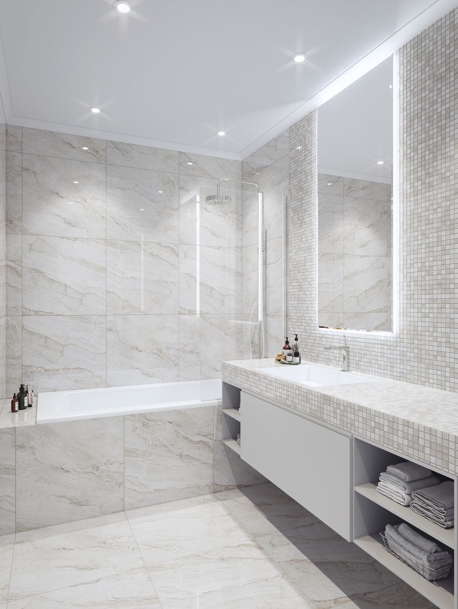 Дизайн ванной комнаты плитка под мрамор белый и серый